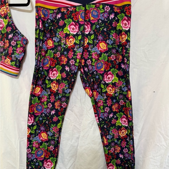 Johnny Was Bee Active Cantero SET. High Waist Criss Cross Leggings & Crop Top XL - Picture 5 of 7